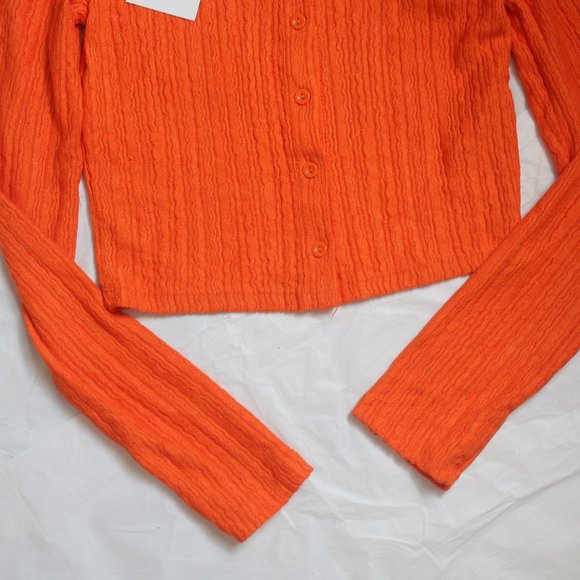 NWT Ruffled Cardigan. - Picture 4 of 9